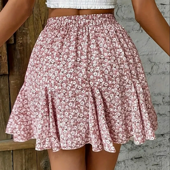 NEW! Flirty Floral Pink & White Skirt - Picture 3 of 4
